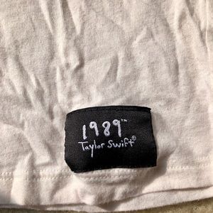 Taylor Swift Tops - Taylor Swift 1989 Tour t shirt Taylor Swift Tops - Taylor Swift 1989 Tour t shirt
